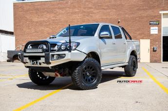 TOYOTA HILUX N70 4WD VECTOR MATTE BLACK